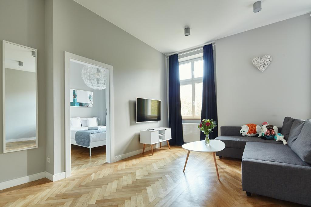 Playroom Aparthotel クラクフ エクステリア 写真